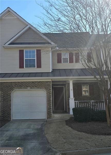 view of front of house featuring a garage