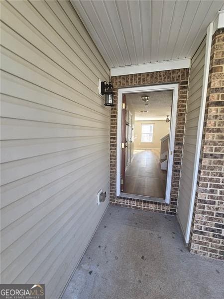 view of entrance to property