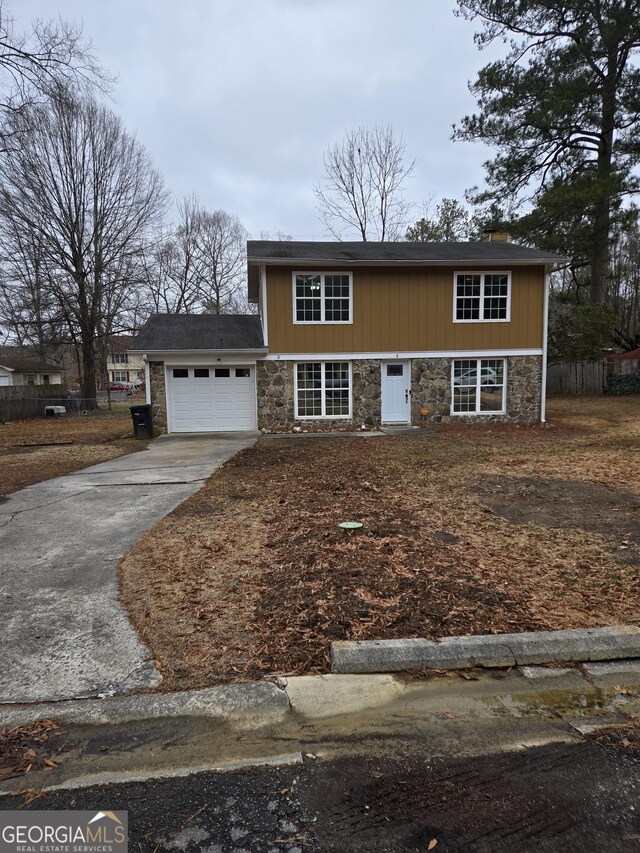 view of front facade with a garage