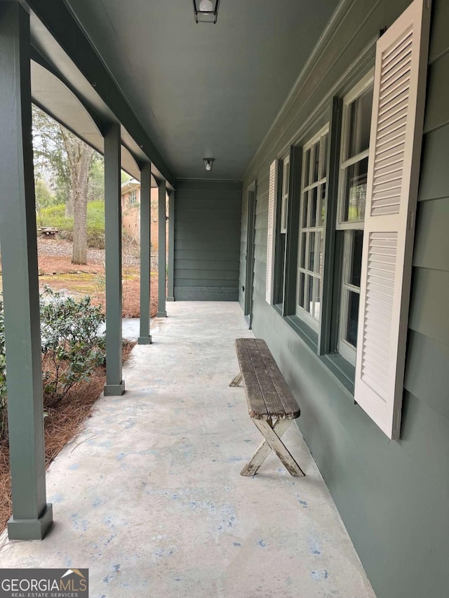 view of patio / terrace with covered porch