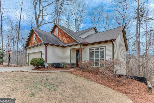 view of front of property featuring a garage