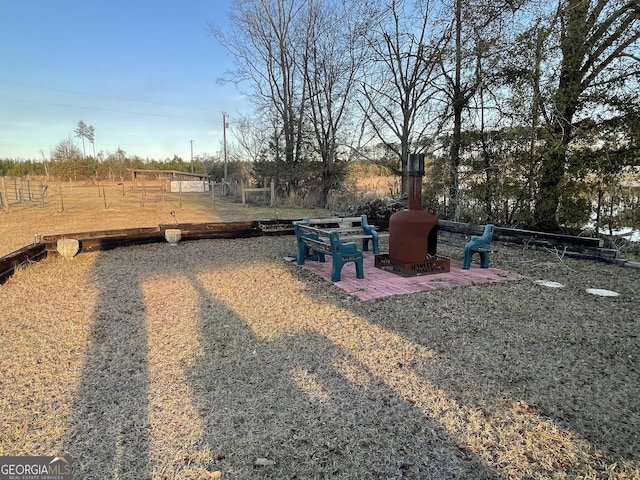 view of yard featuring a patio area