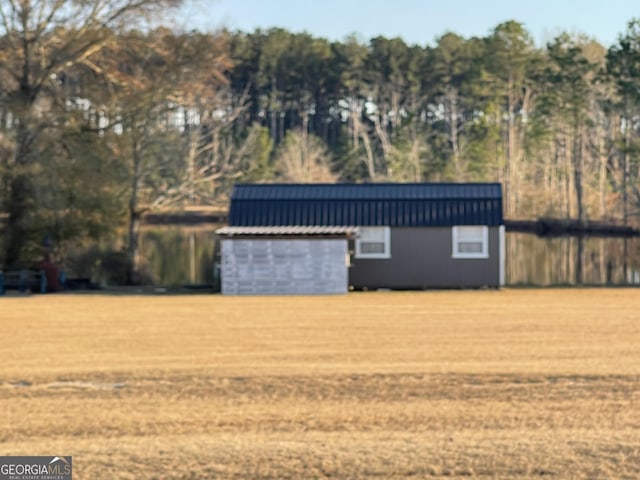 exterior space with a yard