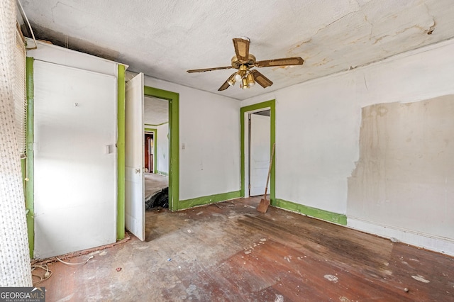 unfurnished bedroom with ceiling fan