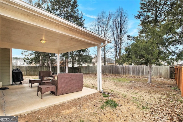 view of yard featuring a patio