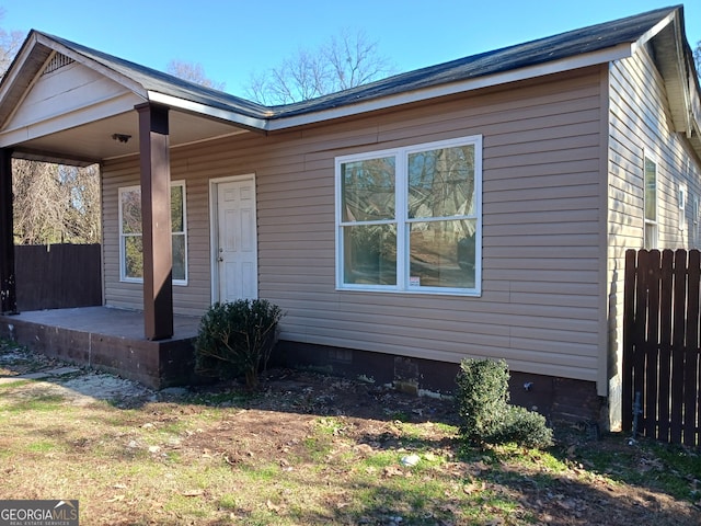 view of front facade with a patio area