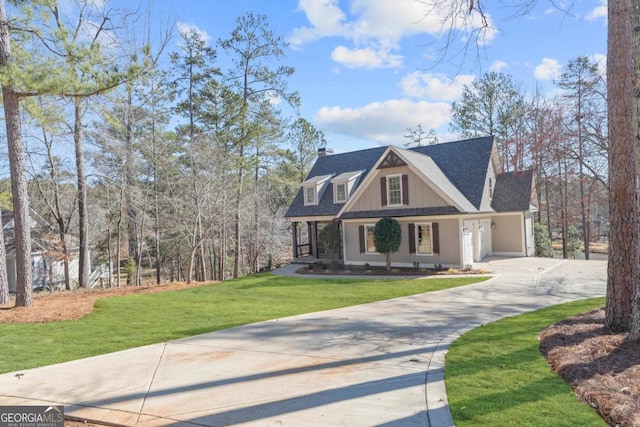 view of front of property with a front lawn