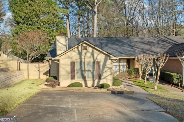 view of front of property