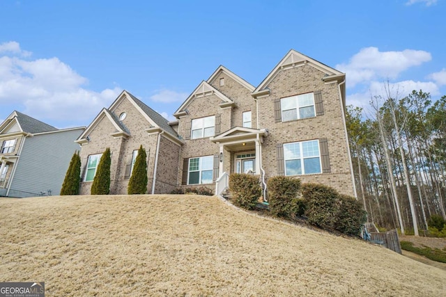 view of front facade featuring a front lawn