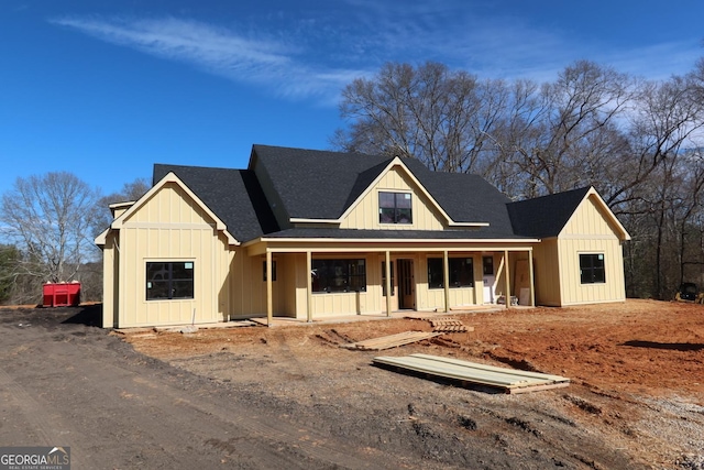 view of front of home featuring a porch