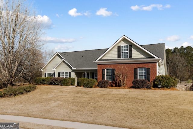 view of front property featuring a front yard