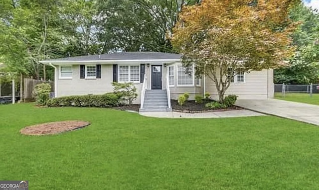 view of front of house with a front lawn