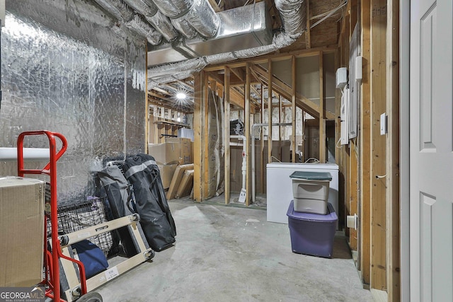 basement with washer / dryer