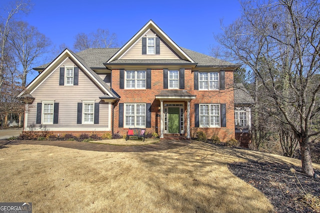 view of front facade featuring a front lawn