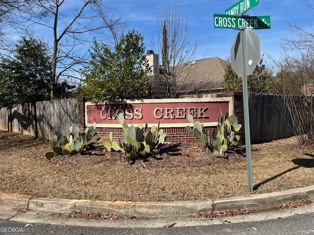 view of community / neighborhood sign