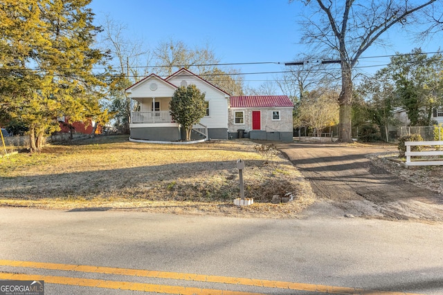 view of front of property featuring a porch