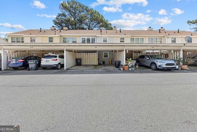 view of front facade featuring a carport