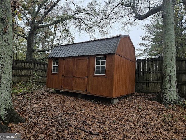 view of outbuilding