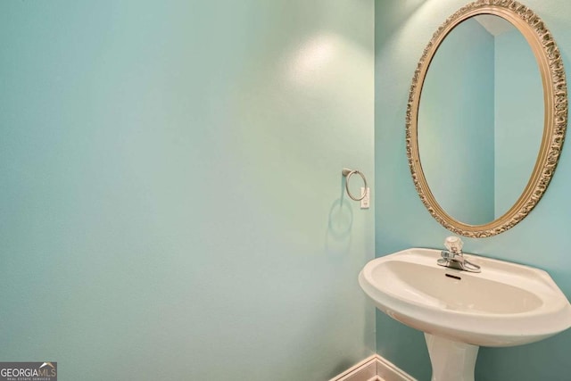 bathroom featuring sink