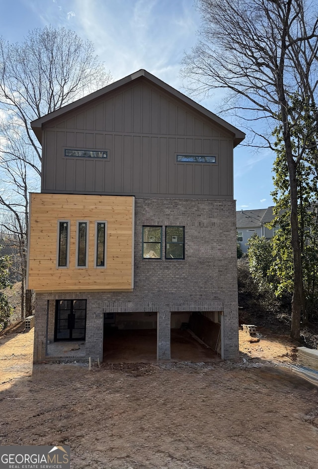 view of front facade featuring board and batten siding