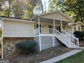 view of front of home with covered porch