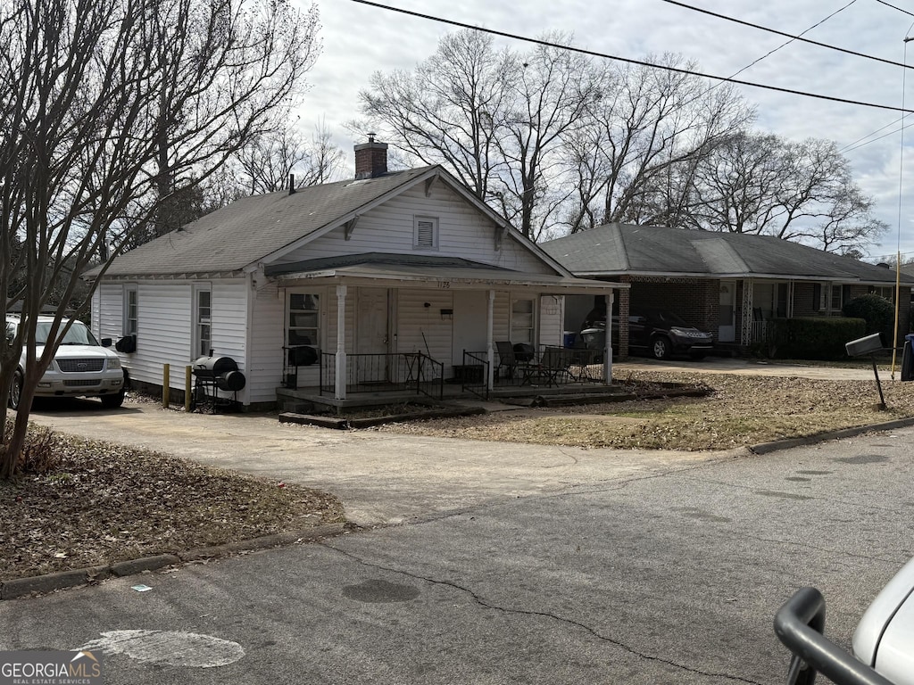 view of front of house with a porch