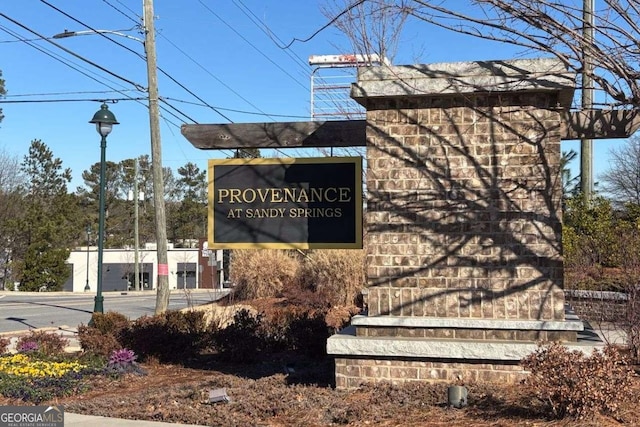 view of community / neighborhood sign