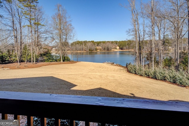 view of yard featuring a water view