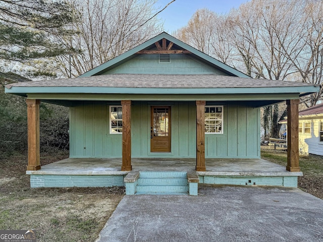 view of front of house featuring covered porch