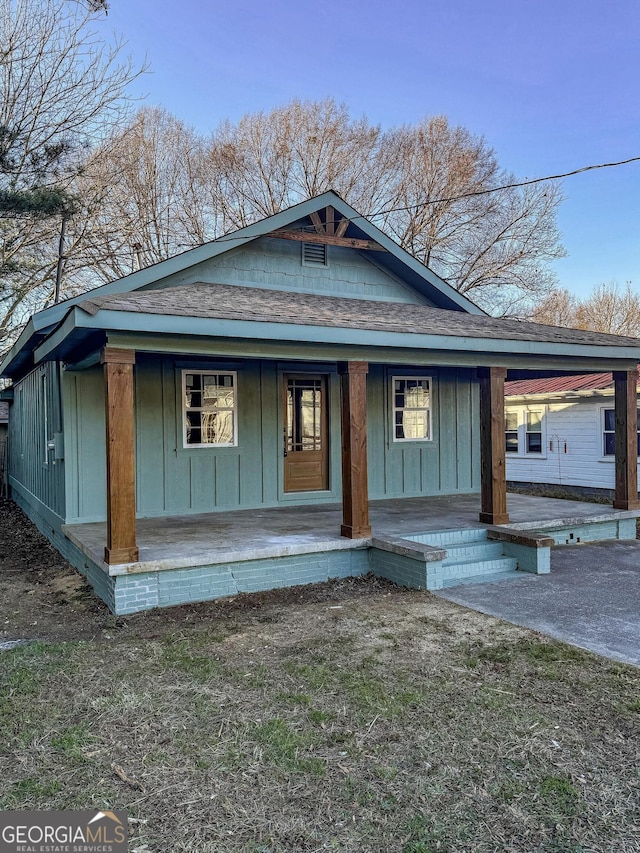 bungalow-style house with covered porch