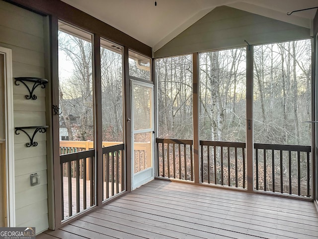 sunroom with vaulted ceiling