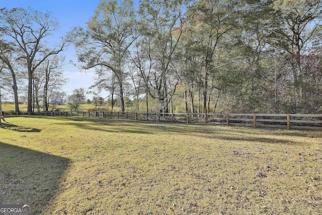 view of yard featuring a rural view