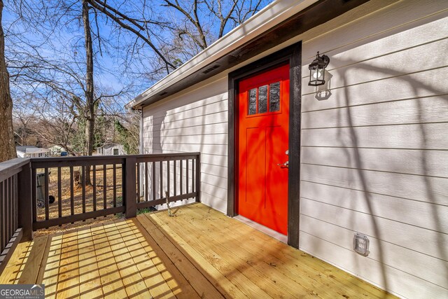 588 S Broad St, Toccoa, GA 30577 - entrance to property featuring a deck
