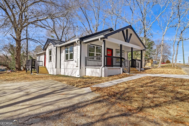 588 S Broad St, Toccoa, GA 30577 - view of front of house featuring covered porch