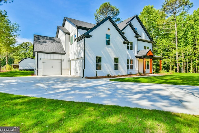 view of front of home with a front lawn