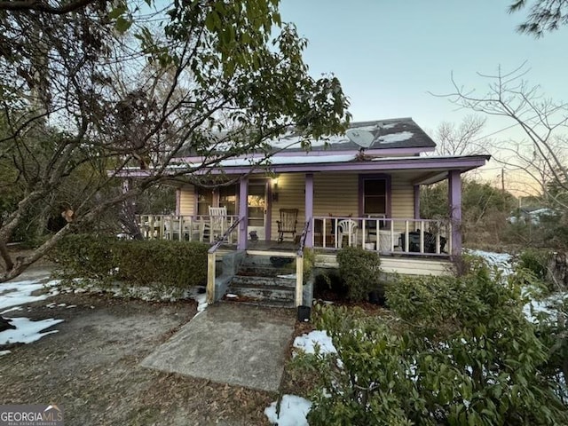 view of front facade with covered porch