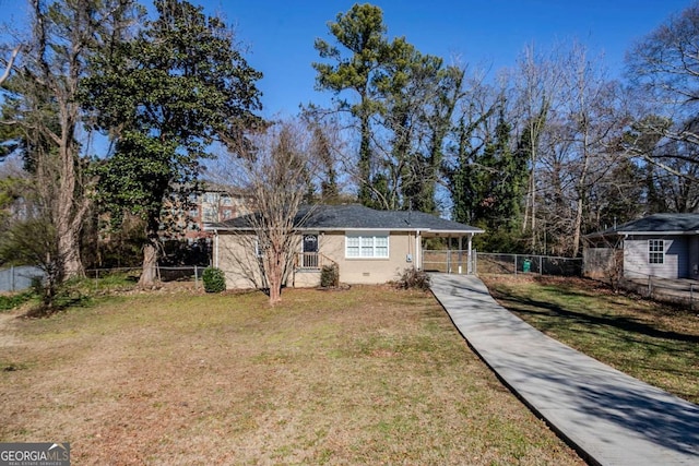 view of front of home featuring a front yard