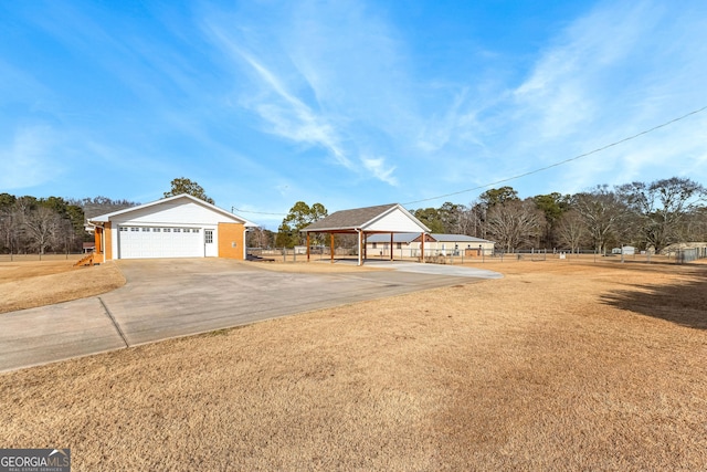 view of front facade featuring a garage