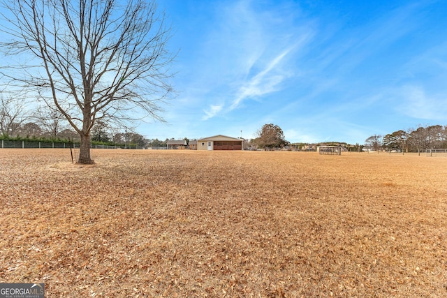 view of yard featuring a rural view