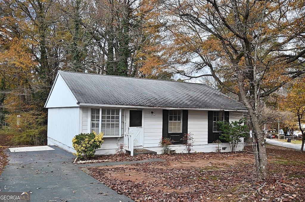 view of front of property