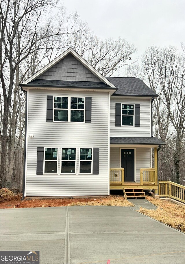 view of front facade with covered porch