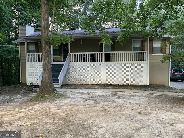 view of front facade featuring a porch