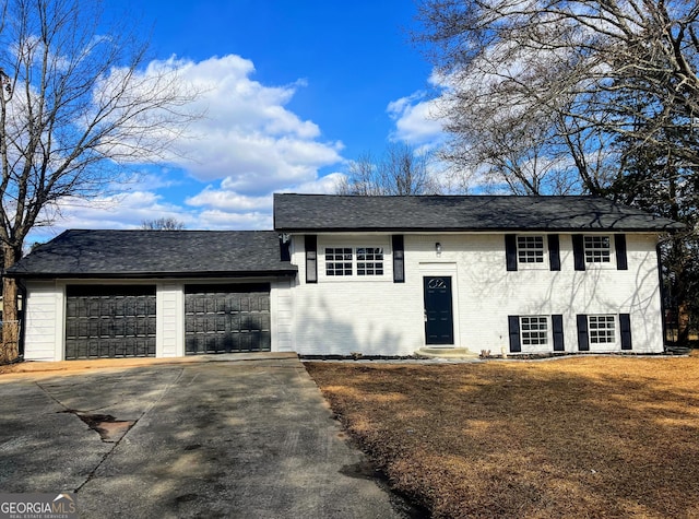 view of front of home featuring a garage