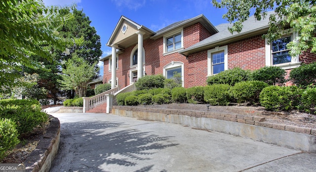 view of front of property