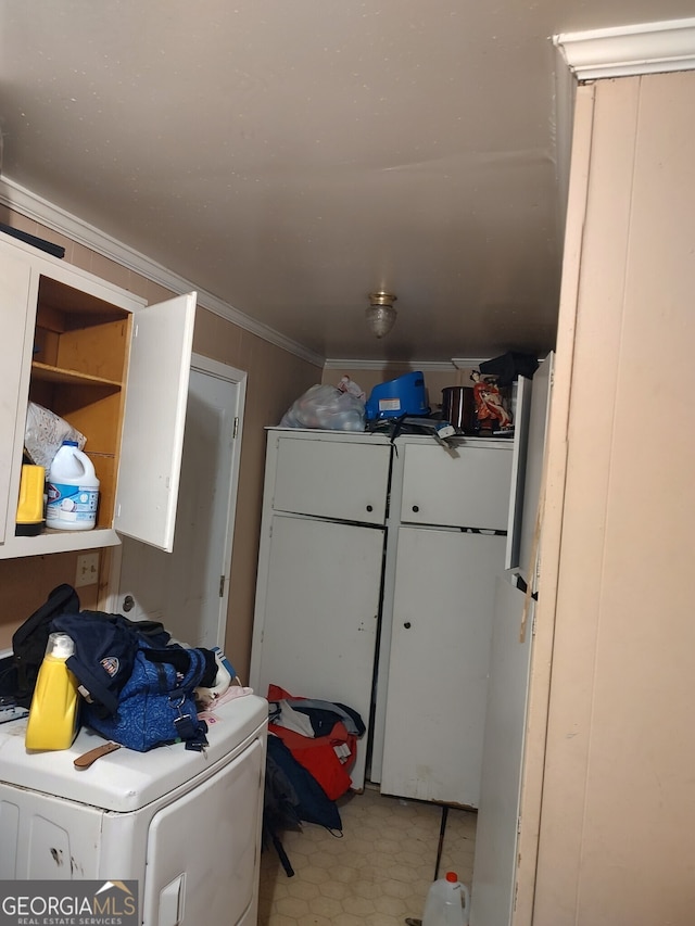 laundry room featuring ornamental molding