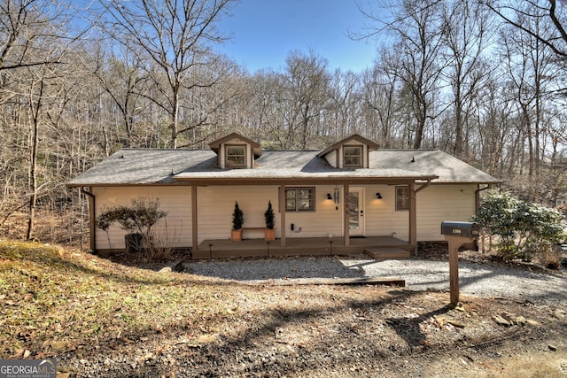 view of front of property featuring a porch