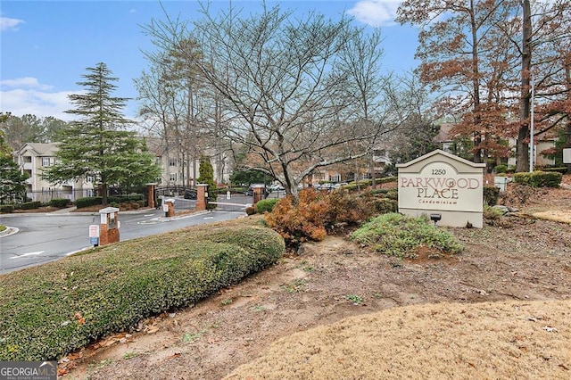 view of property's community with a residential view