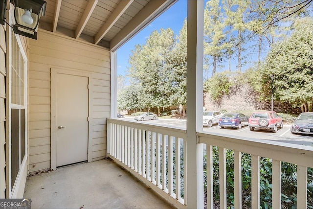 balcony featuring covered porch