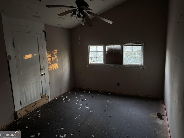 unfurnished room with ceiling fan