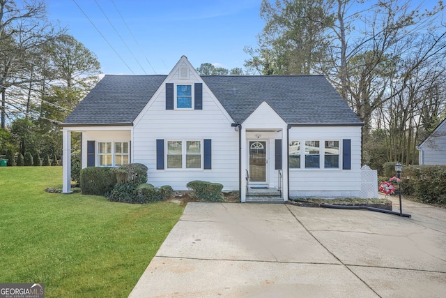 view of front of house with a front yard